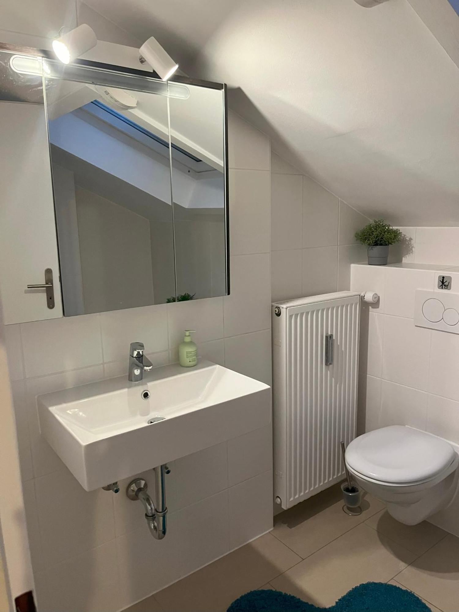 Helle, Ruhige Ferienwohnung Mit Balkon Bad Tölz Buitenkant foto